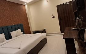 Hotel Madhuram Ayodhya